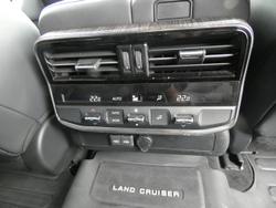 2022 Toyota Landcruiser LC300 VX (4x4)