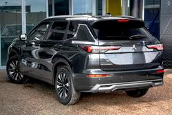 2025 Mitsubishi Outlander LS