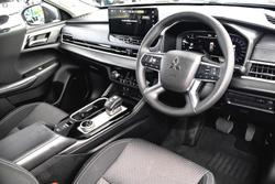 2025 Mitsubishi Outlander LS