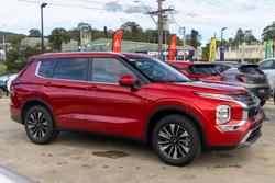 2025 Mitsubishi Outlander LS