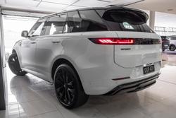 2025 Land Rover Range Rover Sport D250 Dynamic SE