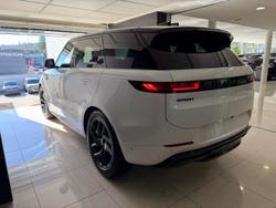 2025 Land Rover Range Rover Sport D250 Dynamic SE