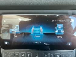 2024 Freightliner Cascadia 116 Tipper White