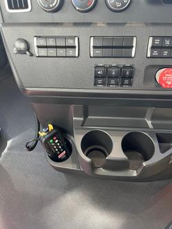 2024 Freightliner Cascadia 116 Tipper White