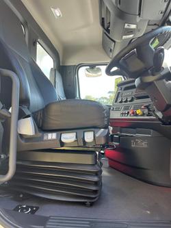 2024 Freightliner Cascadia 116 Tipper White