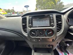 2022 Mitsubishi Triton GLX