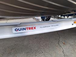 2025 QUINTREX 440 Busta