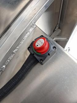 2025 QUINTREX 440 Busta