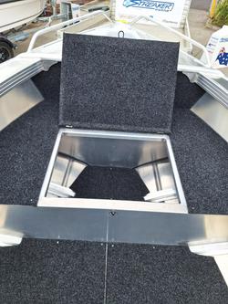 2025 QUINTREX 440 Busta