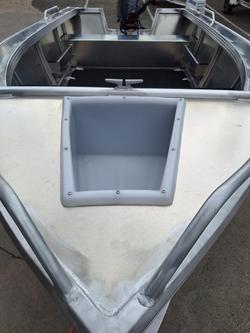 2025 QUINTREX 440 Busta