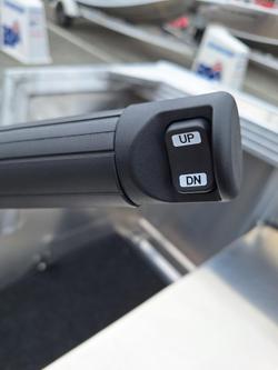 2025 QUINTREX 440 Busta