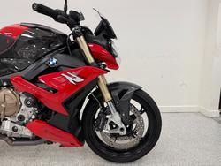 2022 BMW Motorrad S 1000 R Red