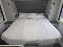 2025 JB Caravans Dirt Road Extreme 20'8 Family (2 X Bunk)