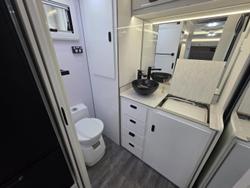 2025 JB Caravans Scorpion Sting Air 21'6 Rd Club