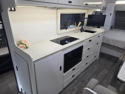 2025 JB Caravans Scorpion Sting Air 21'6 Rd Club