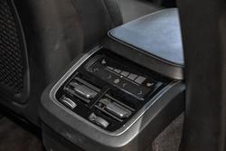 2020 Volvo XC90 T6 R-Design