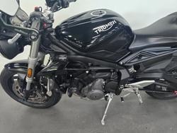 2018 Triumph STREET TRIPLE S 660 LAMS Black
