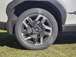 2025 Subaru Forester Touring S6 MY26 AWD Crystal White