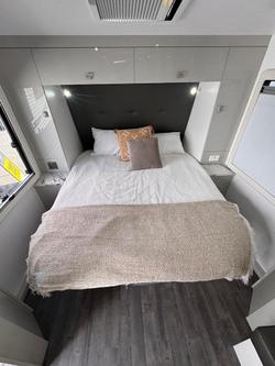 2022 JB Caravans Dreamline 22' Front Door Family Bunk