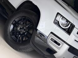 2025 Land Rover Defender 110 D250 S