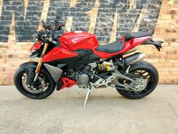 2025 DUCATI STREETFIGHTER V2 ROAD RED