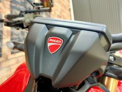 2025 DUCATI STREETFIGHTER V2 ROAD RED
