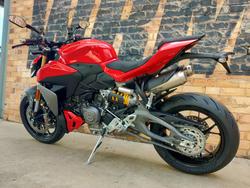 2025 DUCATI STREETFIGHTER V2 ROAD RED