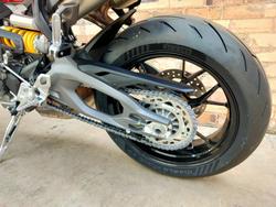 2025 DUCATI STREETFIGHTER V2 ROAD RED