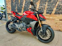 2025 DUCATI STREETFIGHTER V2 ROAD RED