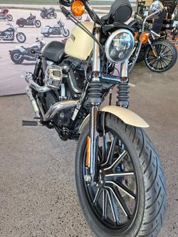 HARLEY-DAVIDSON 2015 HARLEY DAVIDSON 883CC XL883N IRON 883