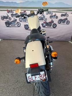 HARLEY-DAVIDSON 2015 HARLEY DAVIDSON 883CC XL883N IRON 883