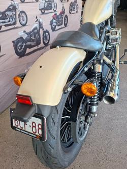 HARLEY-DAVIDSON 2015 HARLEY DAVIDSON 883CC XL883N IRON 883