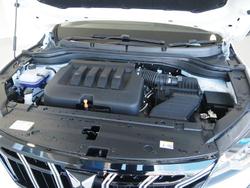 2025 Mahindra XUV700 AX7L