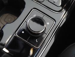 2025 Mahindra XUV700 AX7L