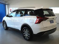 2025 Mahindra XUV700 AX7L