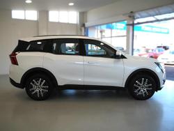 2025 Mahindra XUV700 AX7L