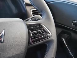 2025 Mahindra XUV700 AX7L