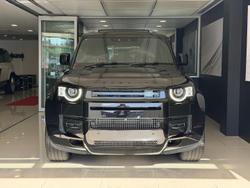 2025 Land Rover Defender 130 D350 X-Dynamic SE