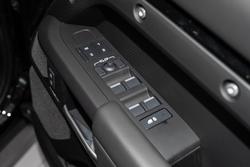 2025 Land Rover Defender 130 D350 X-Dynamic SE