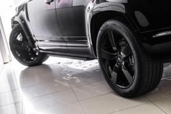 2025 Land Rover Defender 130 D350 X-Dynamic SE