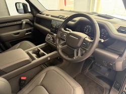 2025 Land Rover Defender 130 D350 X-Dynamic SE