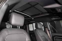 2025 Land Rover Defender 130 D350 X-Dynamic SE