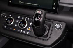 2025 Land Rover Defender 130 D350 X-Dynamic SE