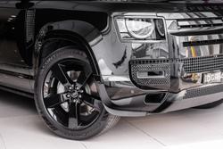 2025 Land Rover Defender 130 D350 X-Dynamic SE