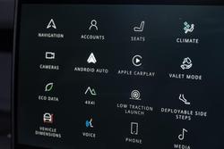 2025 Land Rover Defender 130 D350 X-Dynamic SE