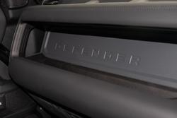 2025 Land Rover Defender 130 D350 X-Dynamic SE