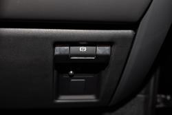 2025 Land Rover Defender 130 D350 X-Dynamic SE