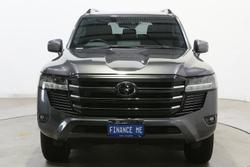 2024 Toyota Landcruiser GXL