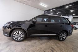 2021 Mitsubishi Outlander LS