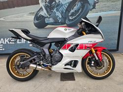 Yamaha YZF-R7LA